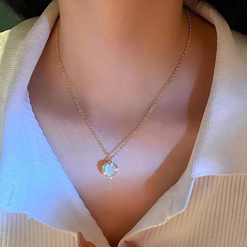 New Wine Red Cherry Gold Colour Pendant Necklace For Women Personality Fashion Necklace Wedding Jewelry Birthday Gifts